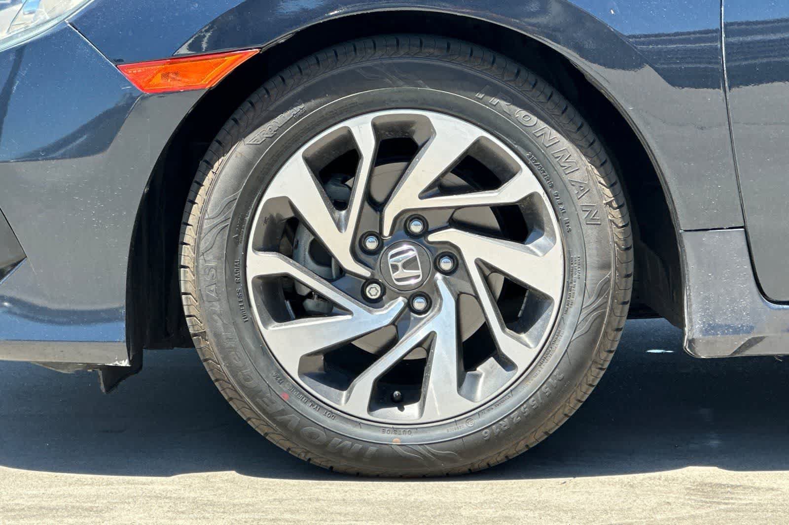 Used 2018 Honda Civic EX image 35