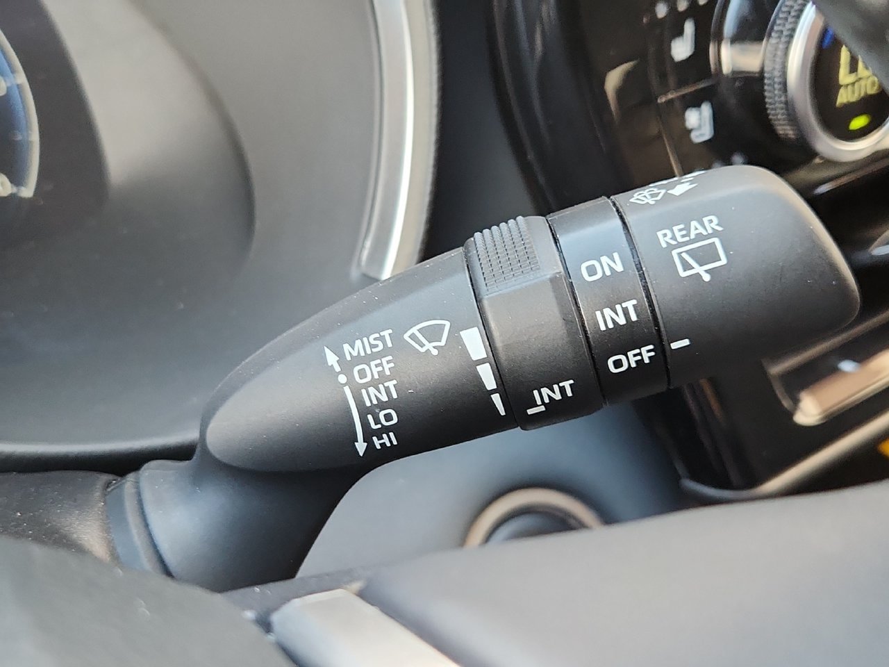 Used 2024 Toyota Highlander Limited FWD image 26