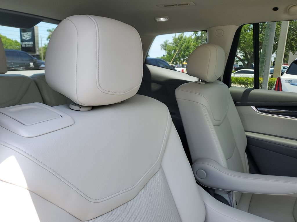 Certified 2022 Cadillac XT6 Premium Luxury AWD/4WD image 25