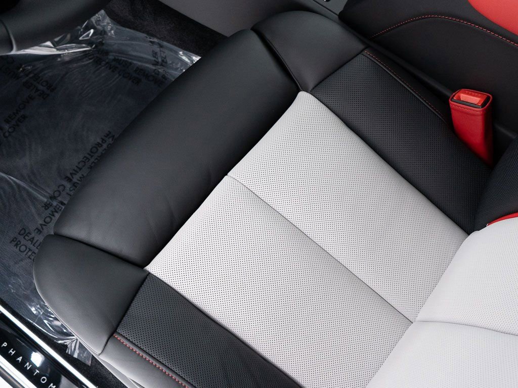 New 2026 Rolls-Royce Phantom Sedan image 19