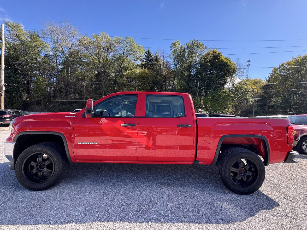 Used 2017 GMC Sierra 1500 4x4 Crew Cab w/ Sierra Convenience Package image 2