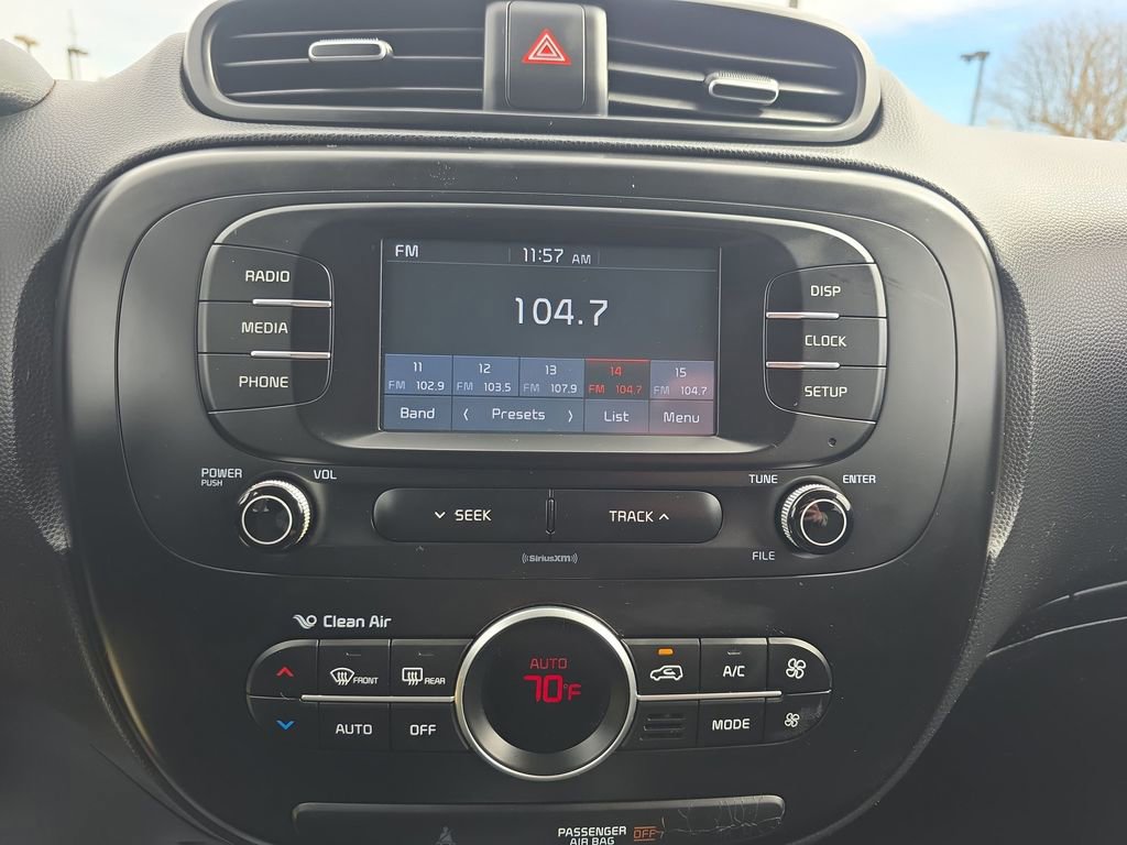Used 2017 Kia Soul + FWD image 19