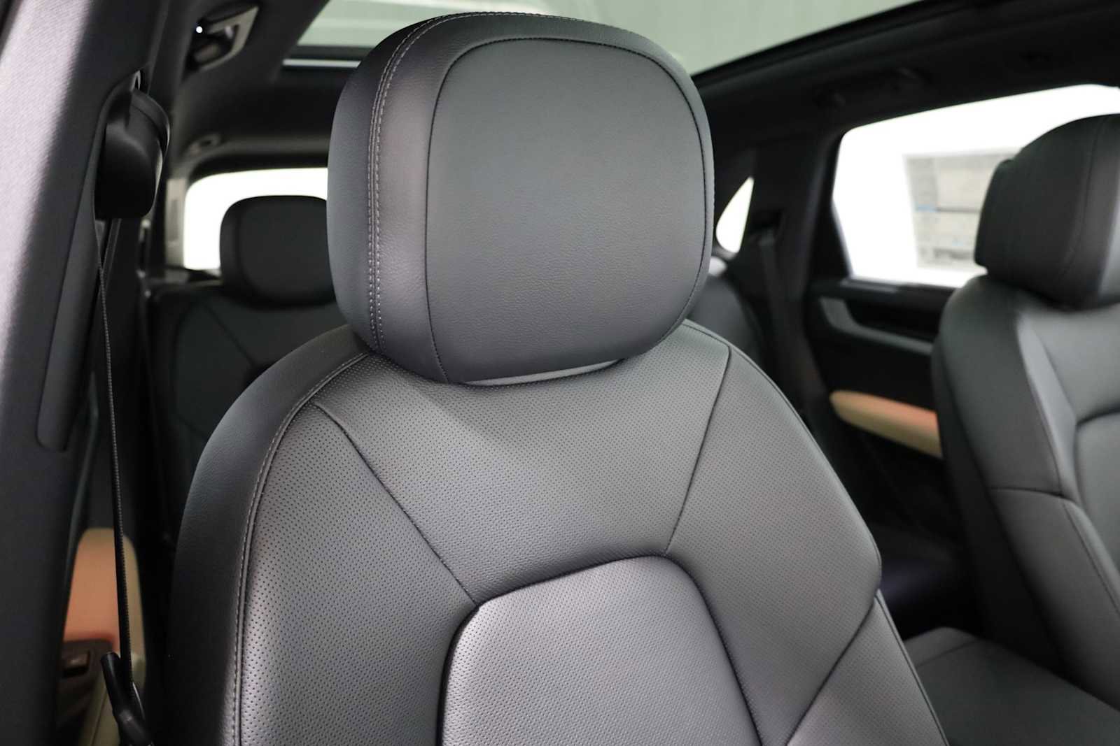 Certified 2024 Porsche Cayenne image 17