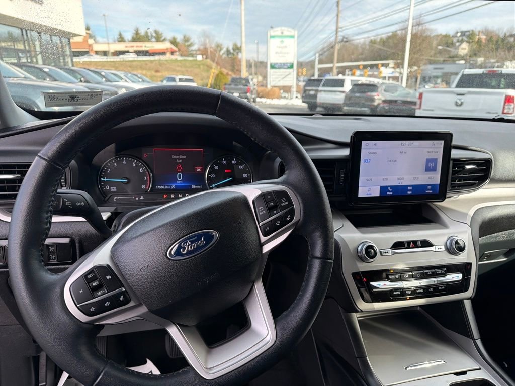 Used 2023 Ford Explorer XLT w/ Class IV Trailer Tow Package image 15