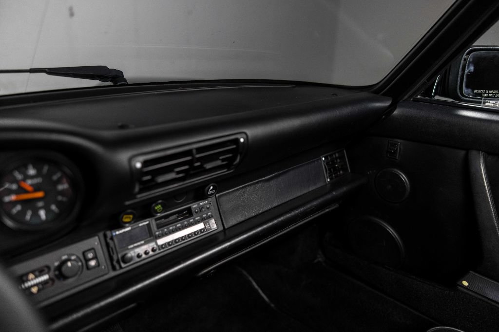Used 1991 Porsche 911 Carrera RWD image 28
