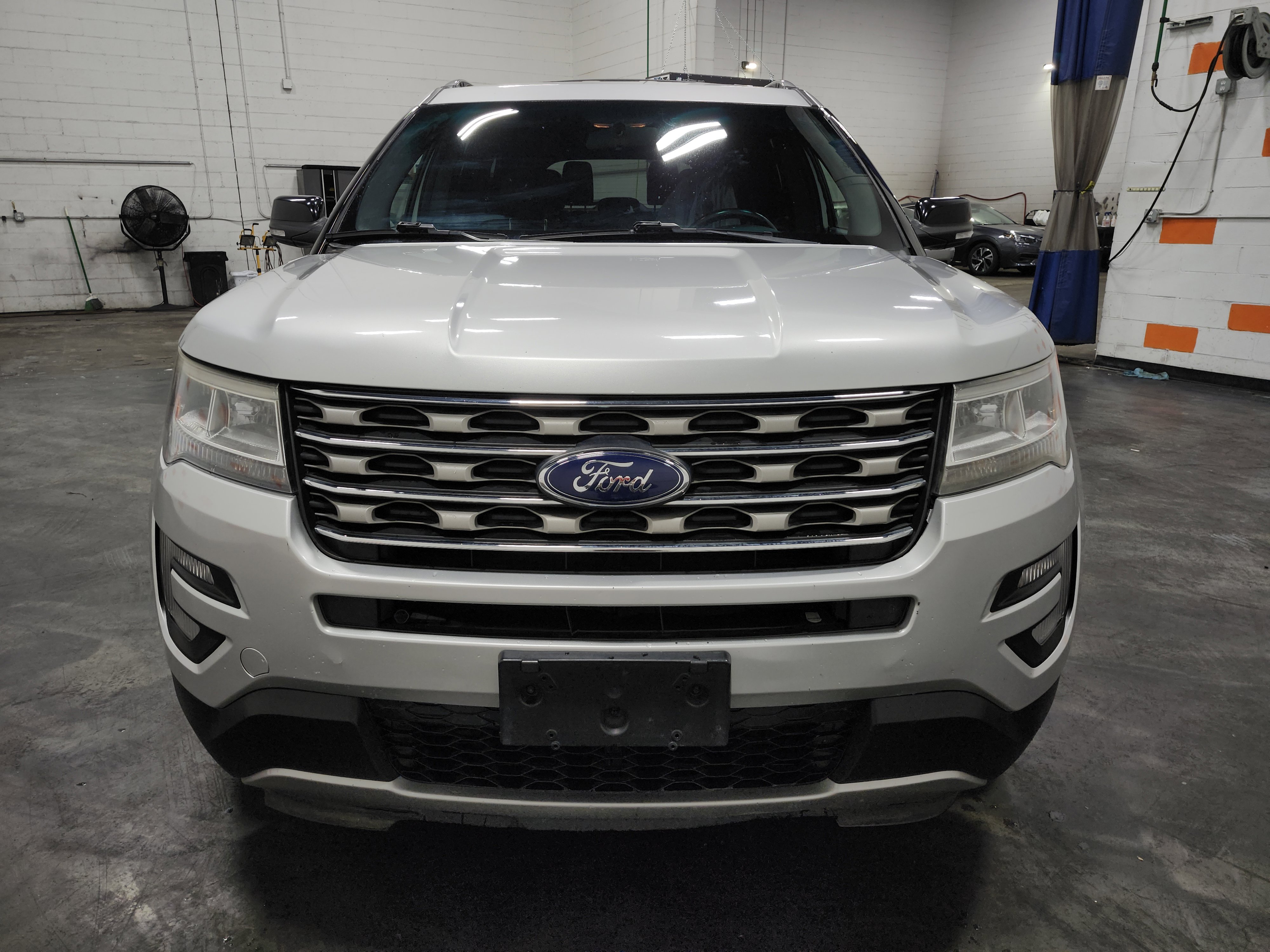 Used 2017 Ford Explorer XLT AWD/4WD image 11
