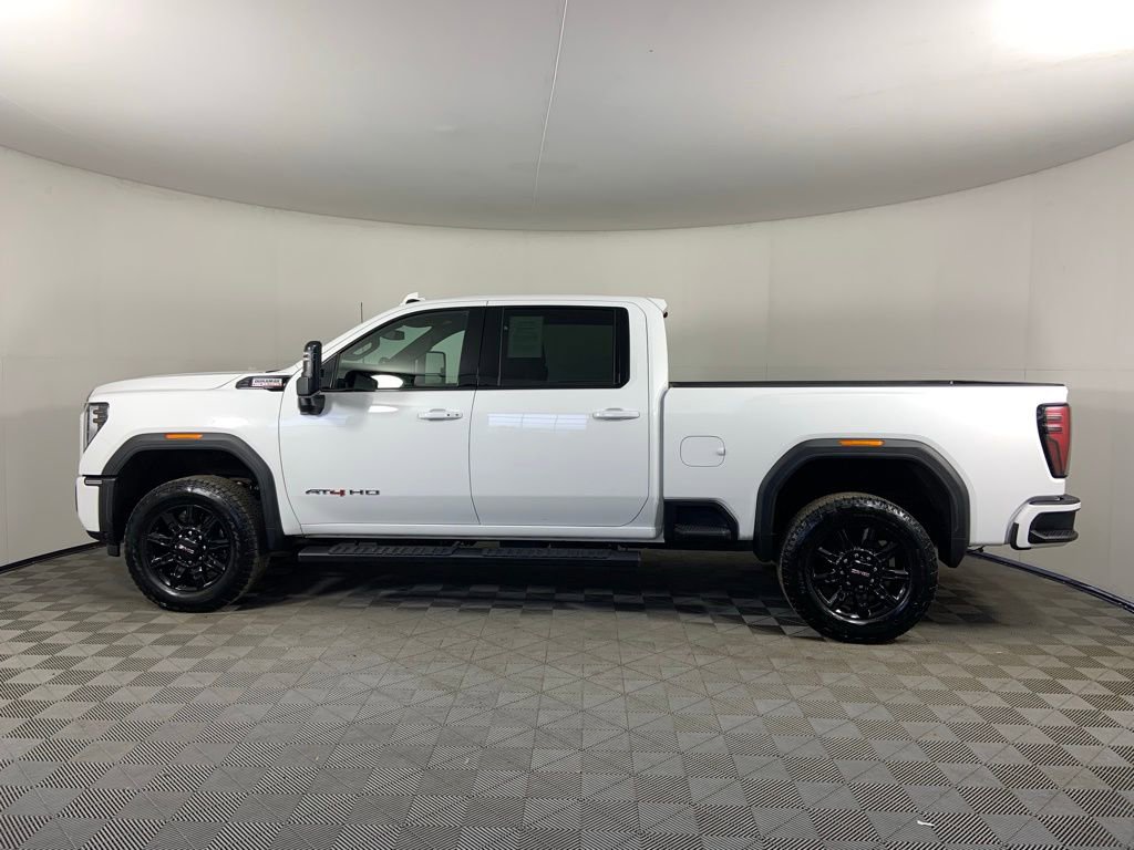 Used 2024 GMC Sierra 2500 AT4 w/ AT4 Preferred Package AWD/4WD image 6