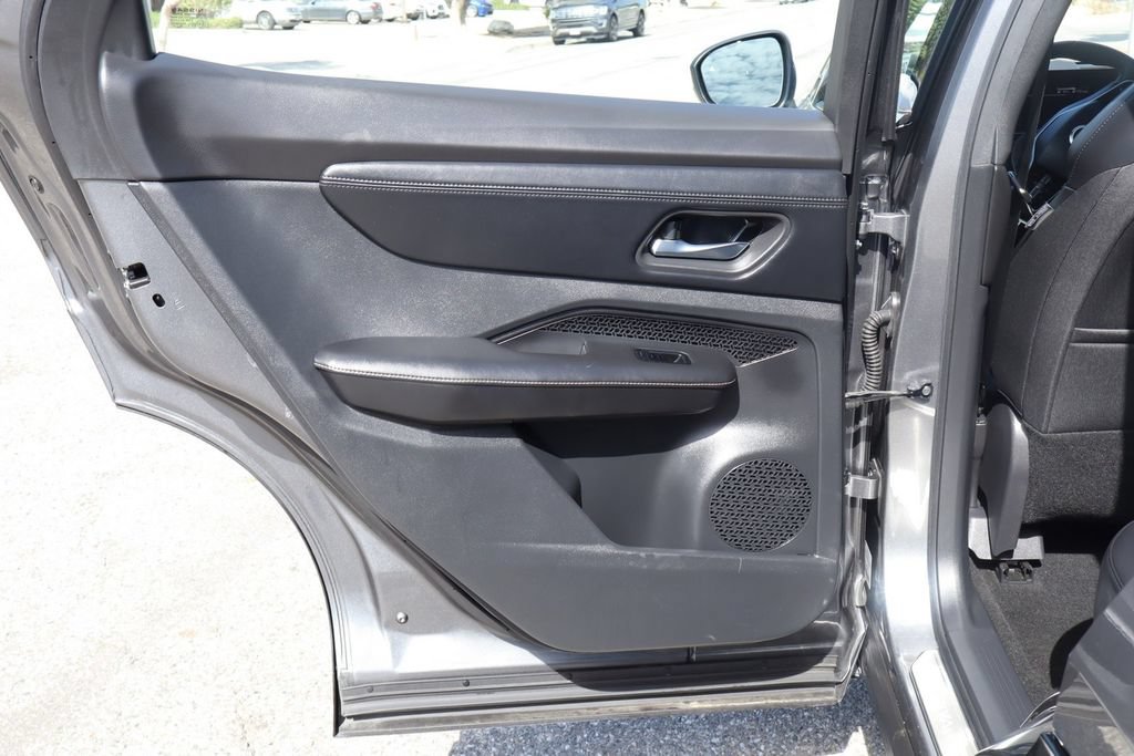 Used 2023 Nissan Ariya FWD image 36