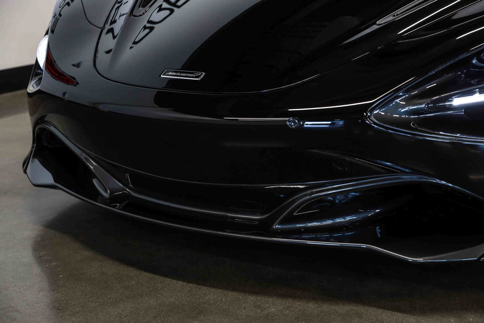 Used 2019 McLaren 720S RWD image 29