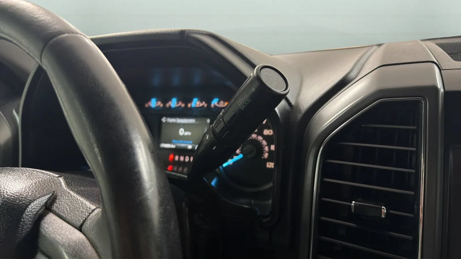 Used 2019 Ford F150 XLT w/ Equipment Group 302A Luxury RWD image 12