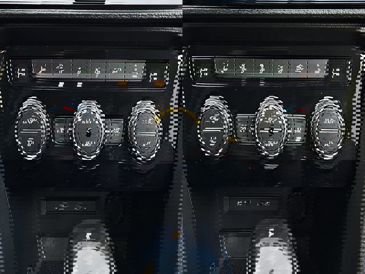 Used 2024 Volkswagen Taos SE image 26