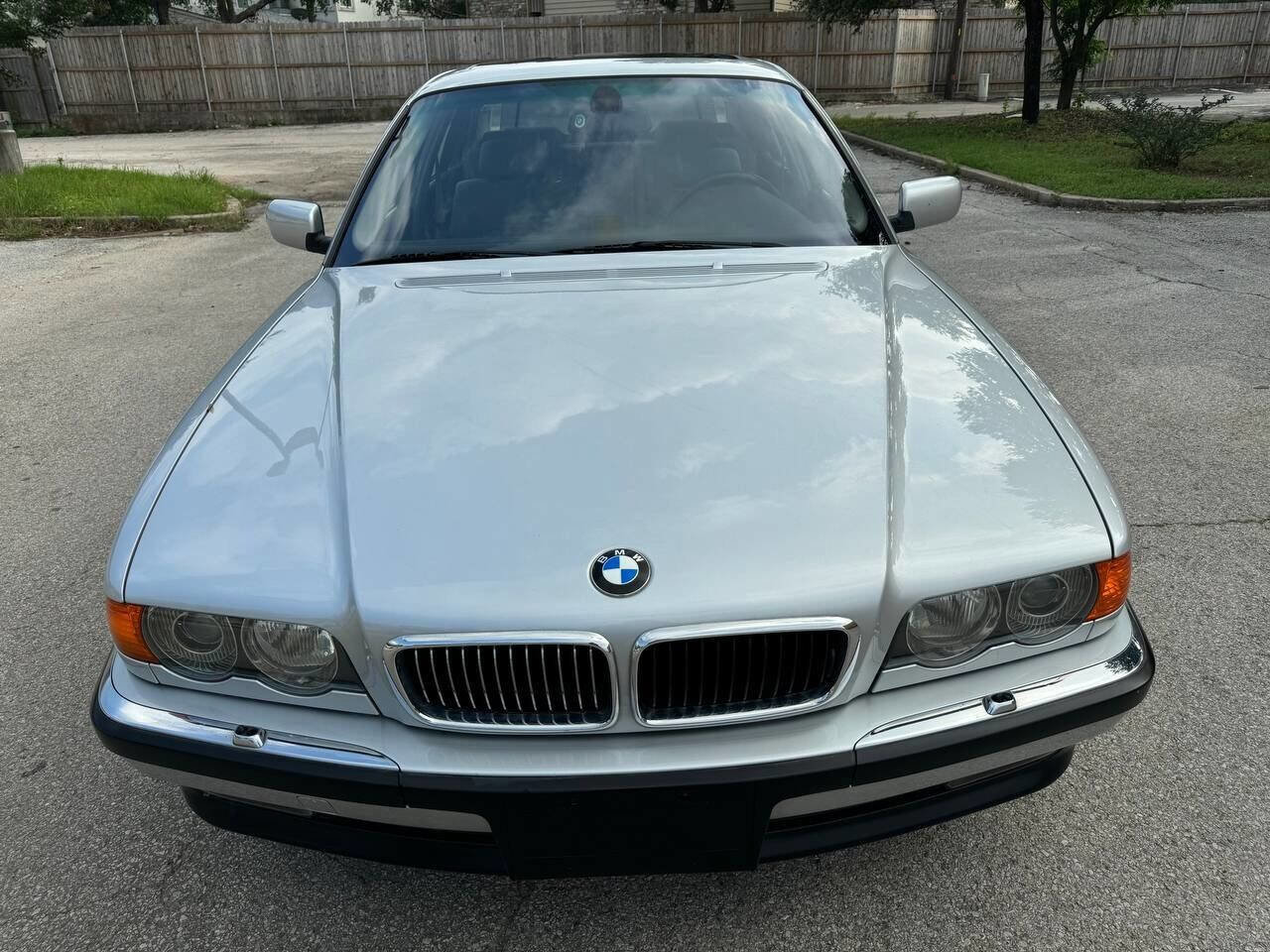 Used 2000 BMW 740iL image 2