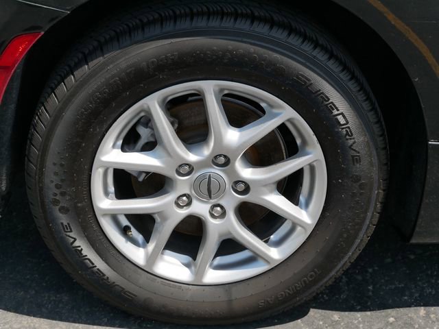 Used 2023 Chrysler Pacifica Touring-L FWD image 5