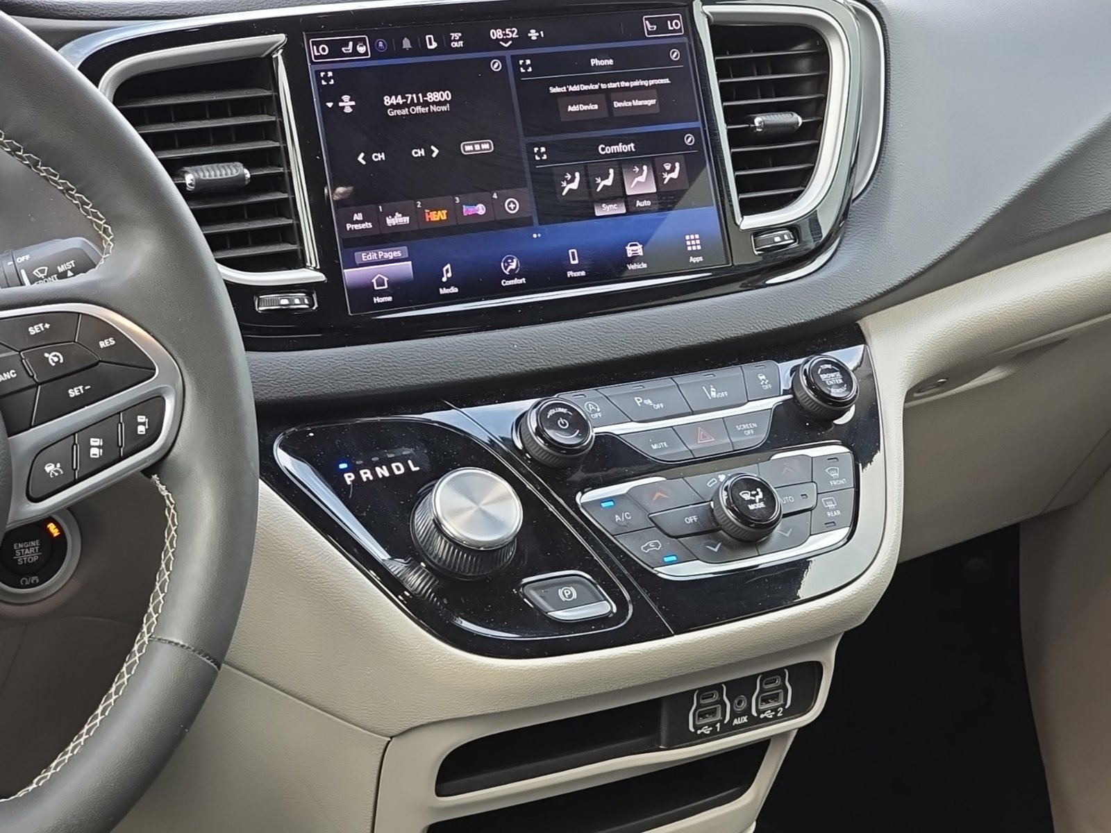 Used 2024 Chrysler Pacifica Touring-L FWD image 13