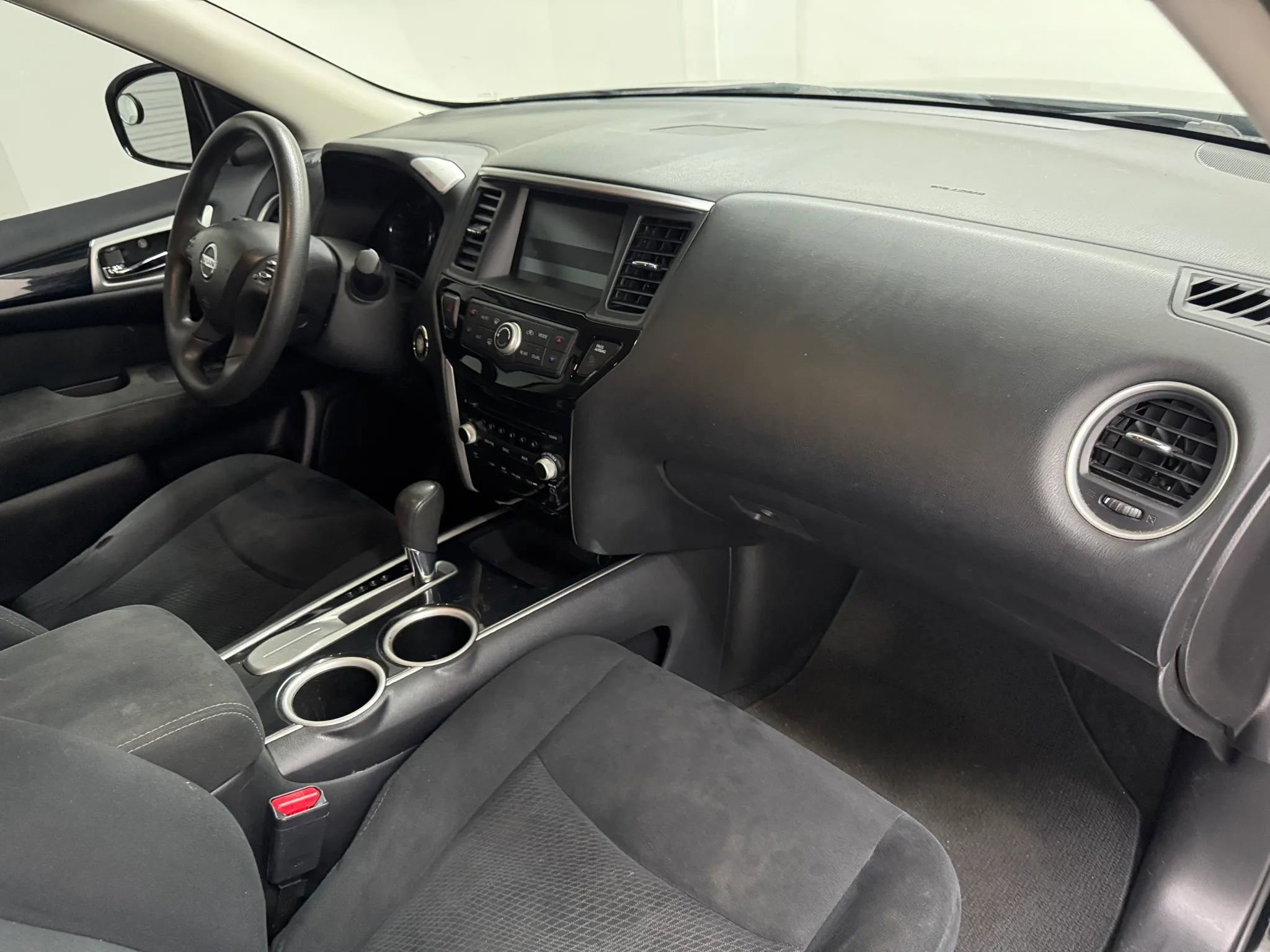 Used 2014 Nissan Pathfinder S image 8