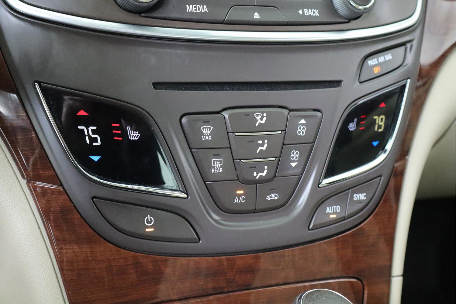 Used 2015 Buick Regal Premium w/ Experience Buick Package image 15