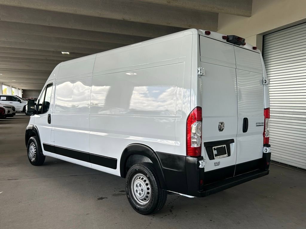 Used 2025 RAM ProMaster 2500 w/ Convenience Group image 3