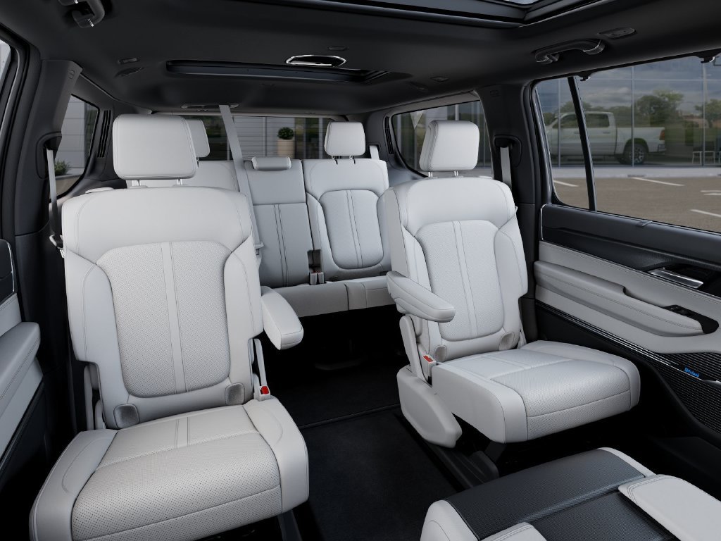 New 2026 Jeep Grand Wagoneer Summit w/ Premium Group III AWD/4WD image 16