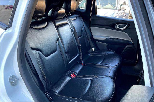 Certified 2025 Jeep Compass Limited image 26