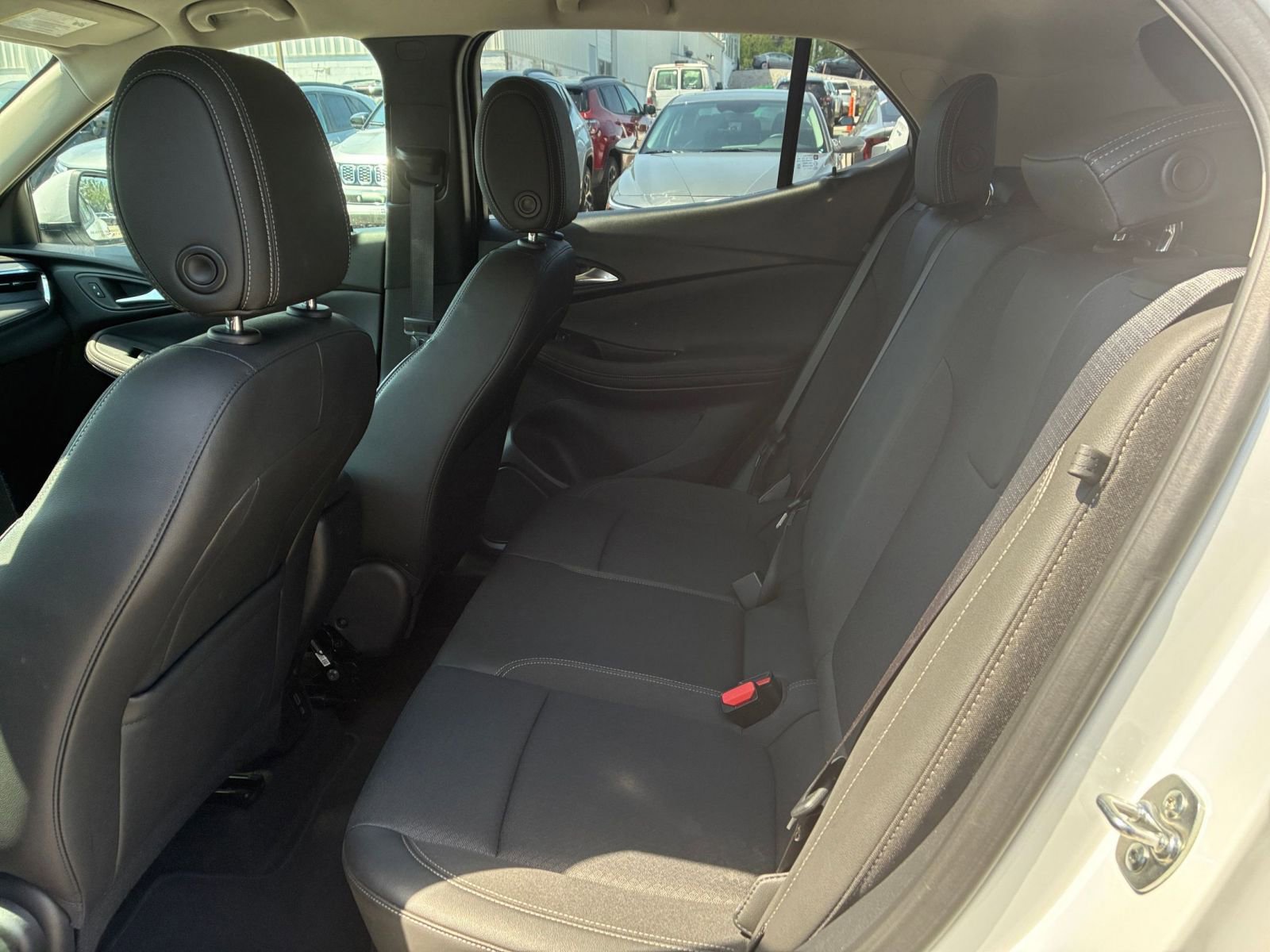 Used 2025 Buick Encore GX Preferred image 21