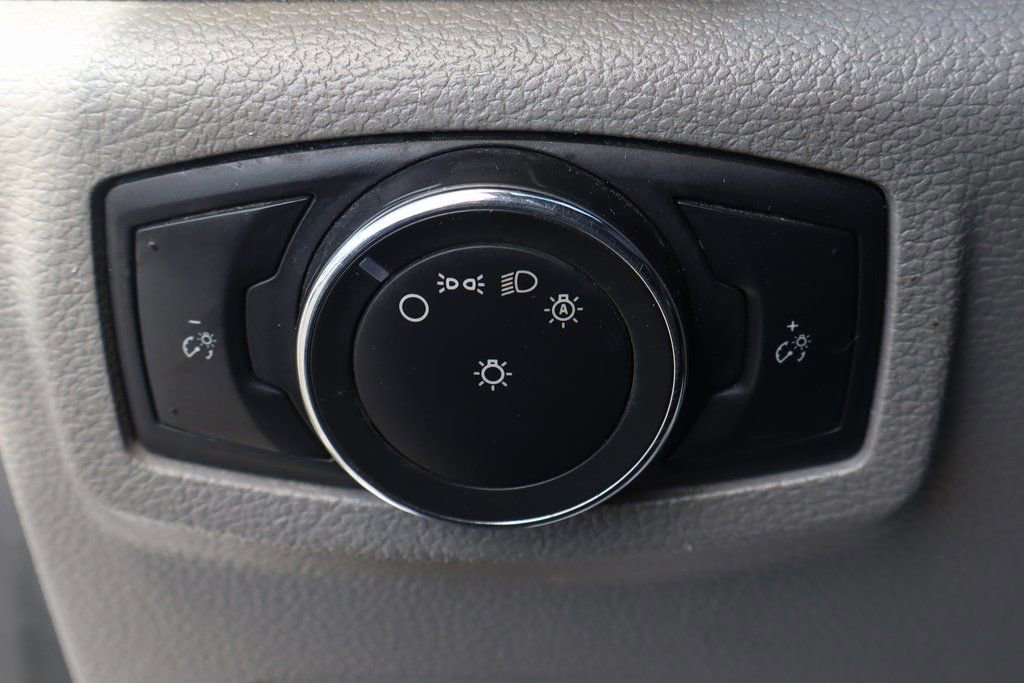 Used 2017 Ford F550 2WD Crew Cab Super Duty image 18