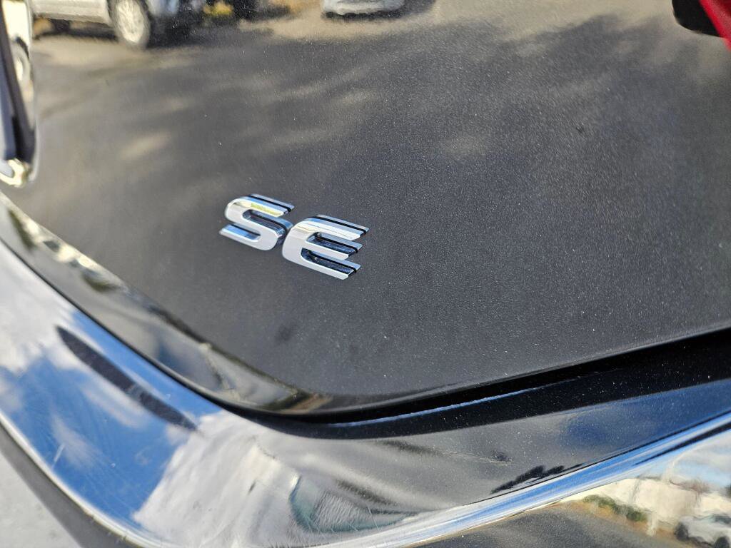 Used 2017 Toyota Corolla SE w/ Carpet Mat Package (TMS) image 17