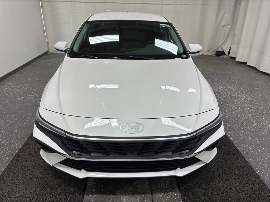 New 2026 Hyundai Elantra Blue image 2