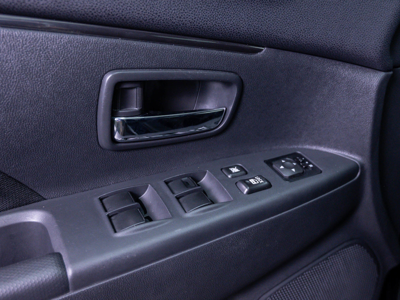 Used 2025 Mitsubishi Outlander Sport ES AWD/4WD image 16
