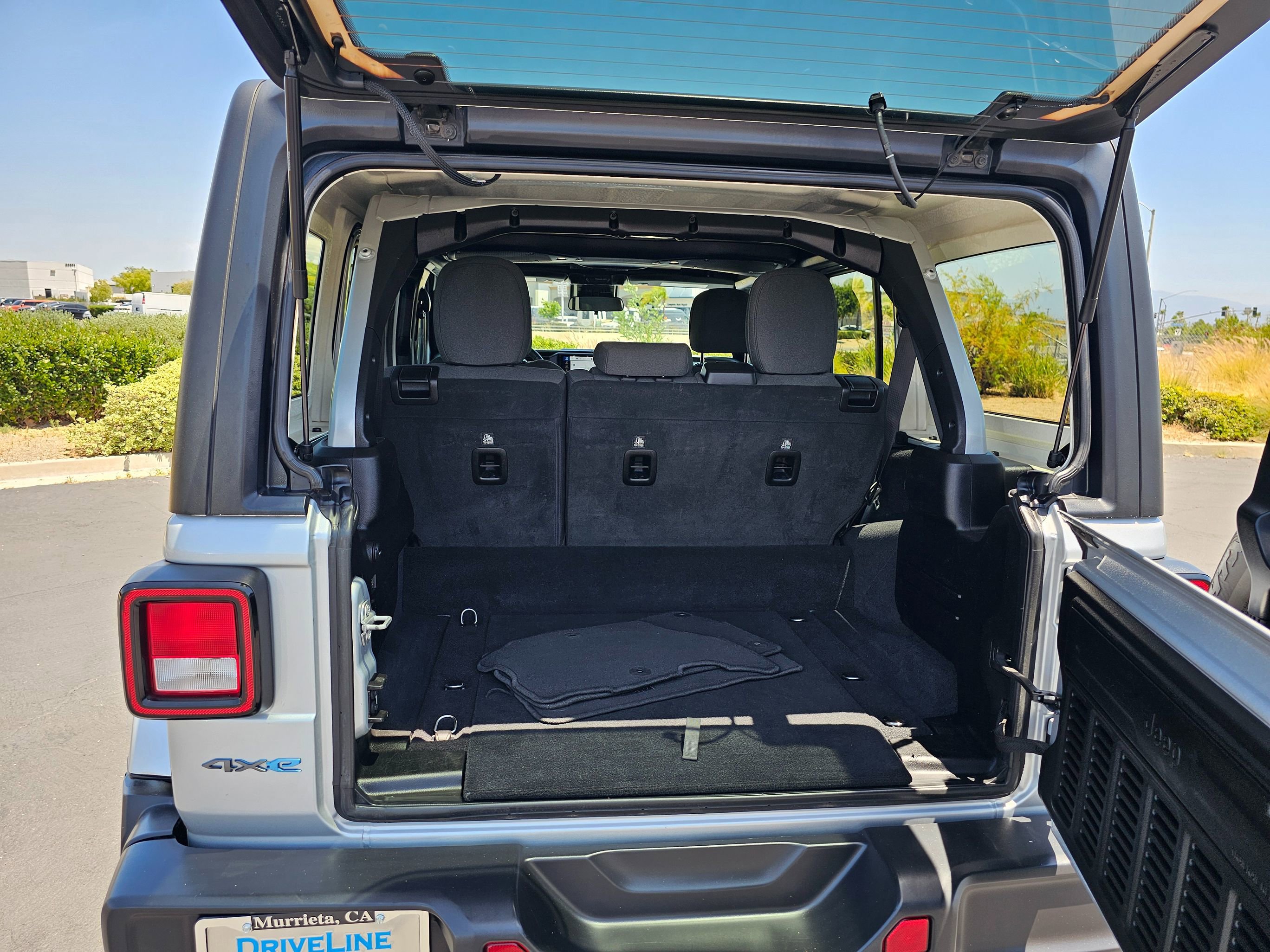 Used 2024 Jeep Wrangler Unlimited AWD/4WD image 25