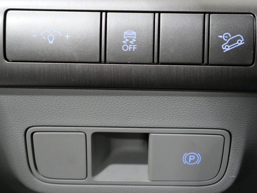 Used 2025 Hyundai Kona SEL image 11