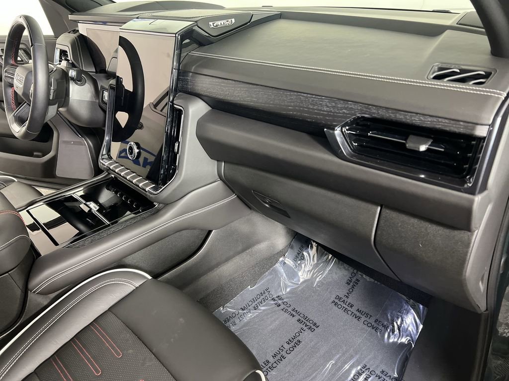 Certified 2025 GMC Yukon AT4 Ultimate w/ LPO, Floor Liner Package AWD/4WD image 29