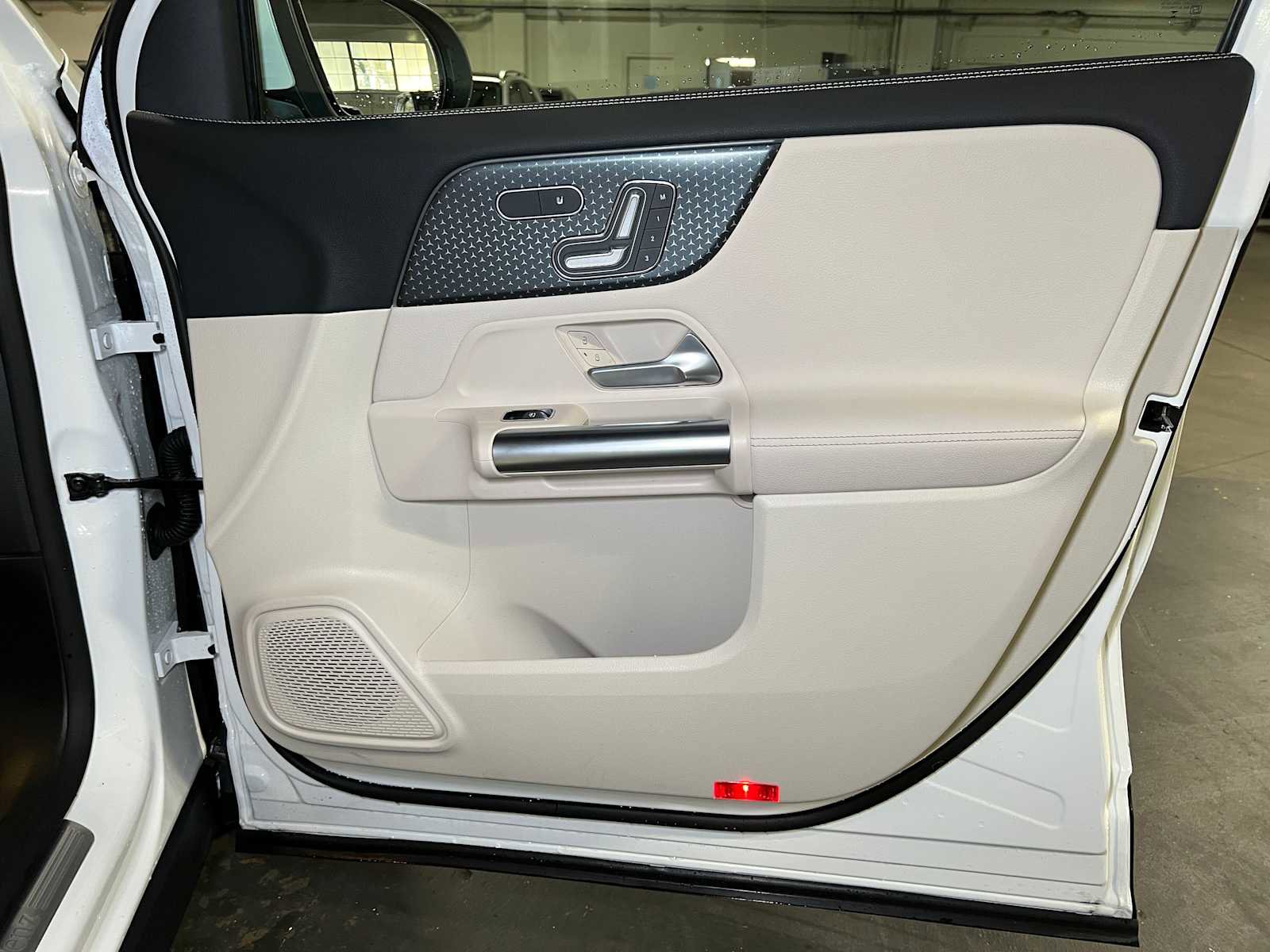 Certified 2025 Mercedes-Benz GLA 250 4MATIC image 11