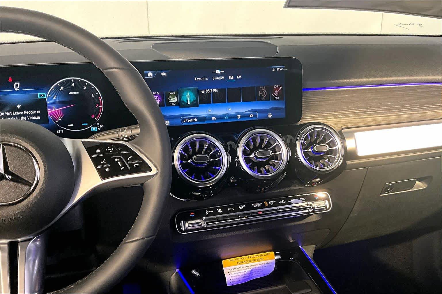 New 2026 Mercedes-Benz GLB 250 4MATIC image 8