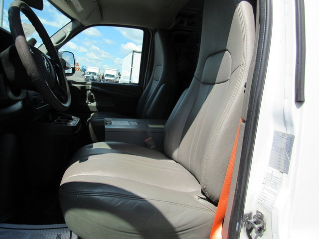 Used 2015 Chevrolet Express 2500 RWD image 29