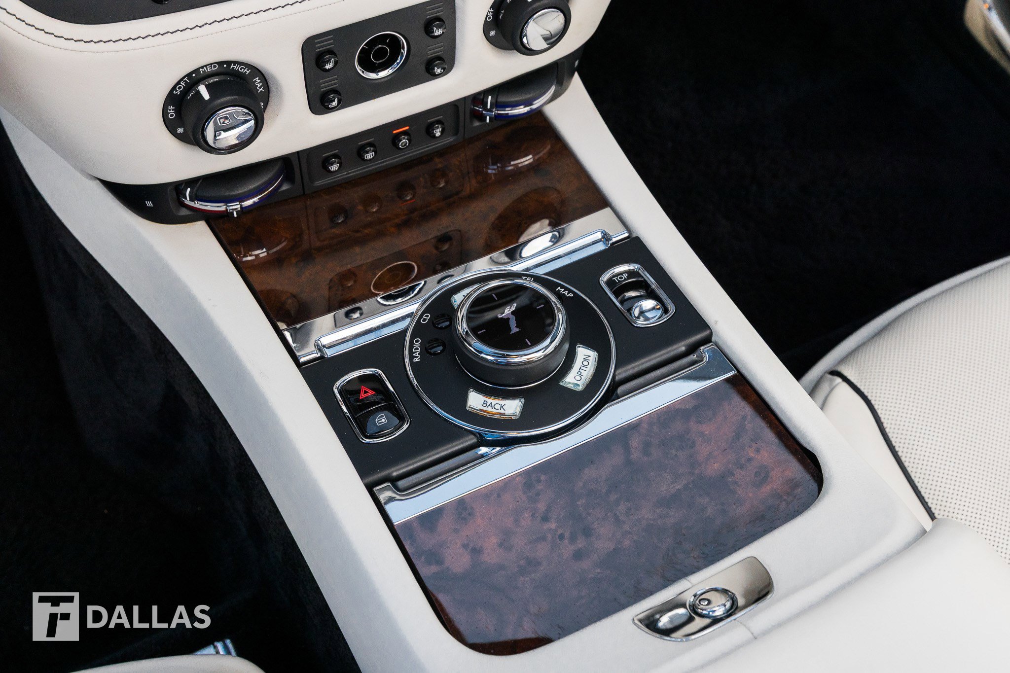 Used 2017 Rolls-Royce Dawn image 31