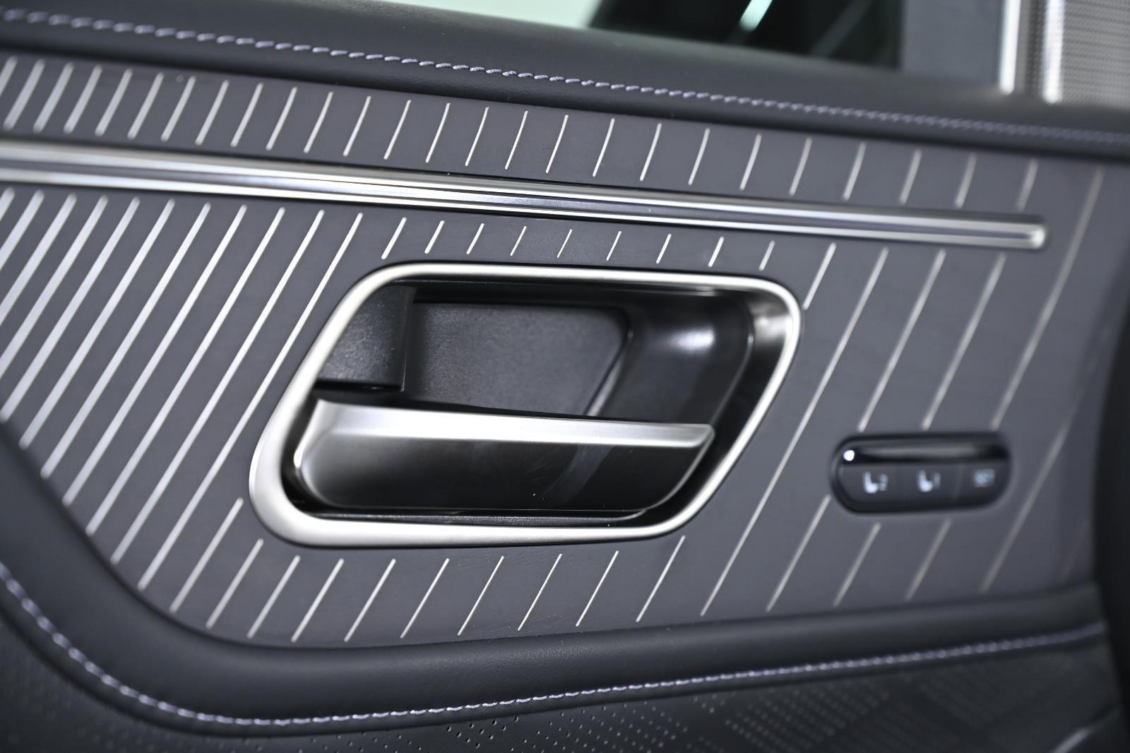 New 2026 INFINITI QX80 Autograph w/ Premium Cargo Package image 24