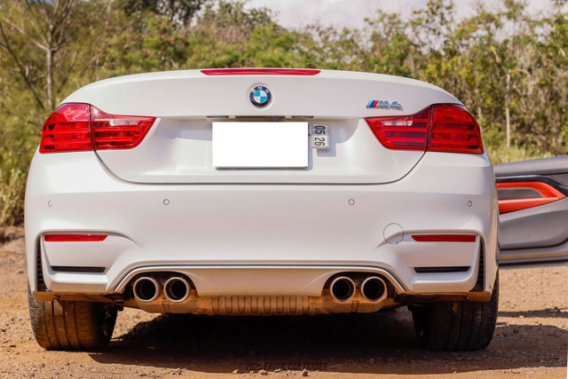 Used 2015 BMW M4 Convertible image 18