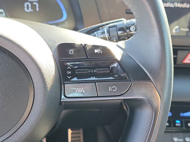 Used 2025 Hyundai Elantra Sport image 6