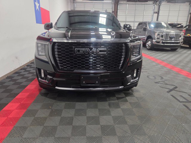 Used 2023 GMC Yukon XL Denali Ultimate AWD/4WD image 4