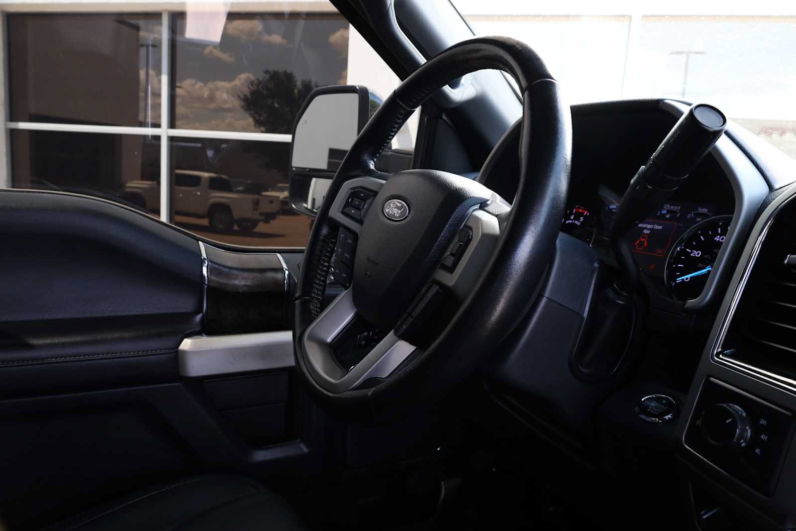 Used 2022 Ford F250 Lariat w/ Lariat Ultimate Package AWD/4WD image 15