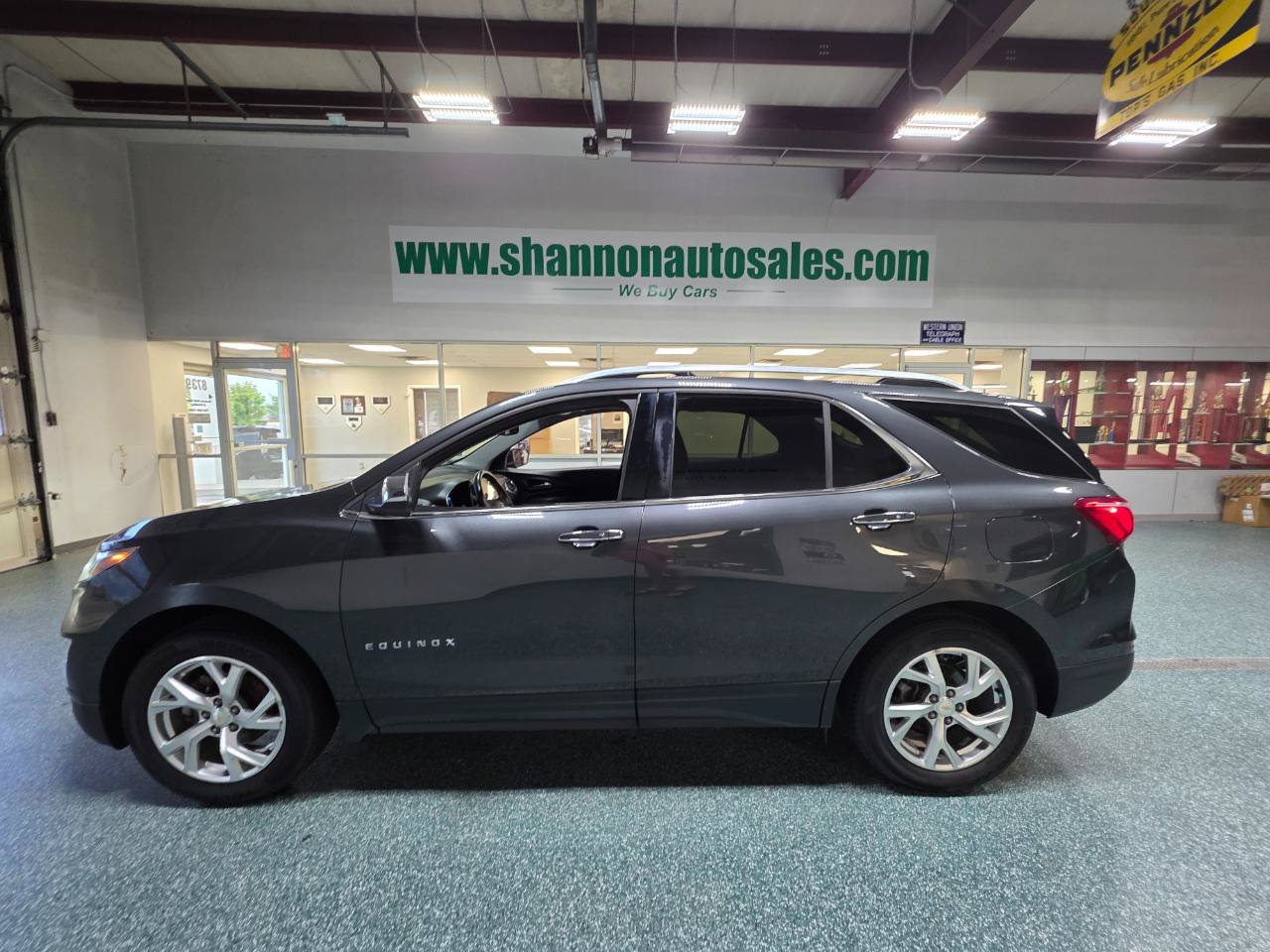 Used 2018 Chevrolet Equinox Premier AWD/4WD image 11