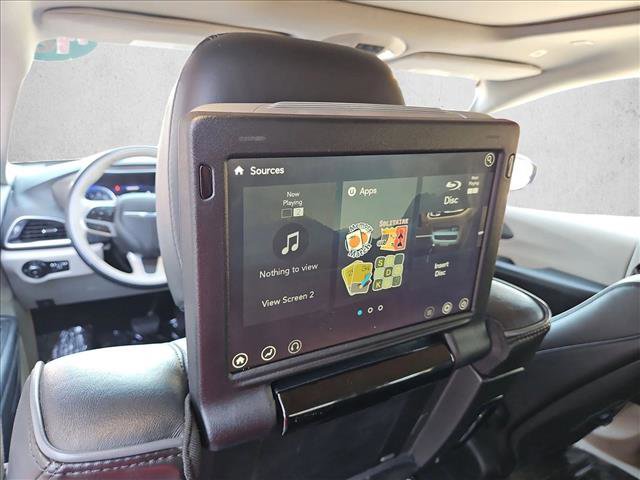 Used 2018 Chrysler Pacifica Limited FWD image 26