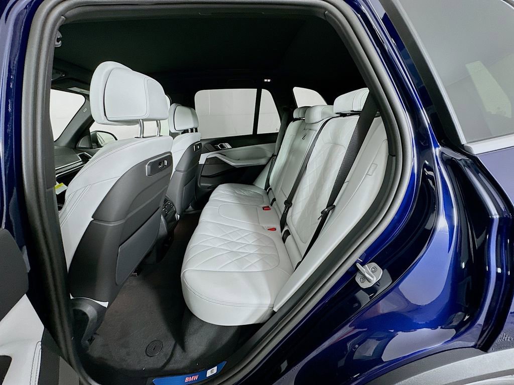 New 2026 BMW X5 xDrive50e w/ Premium Package image 32