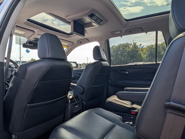 Used 2017 Honda Pilot Elite image 15