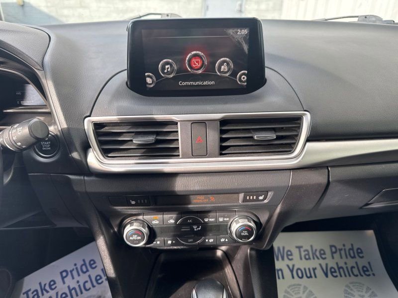 Used 2018 MAZDA MAZDA3 Touring image 23