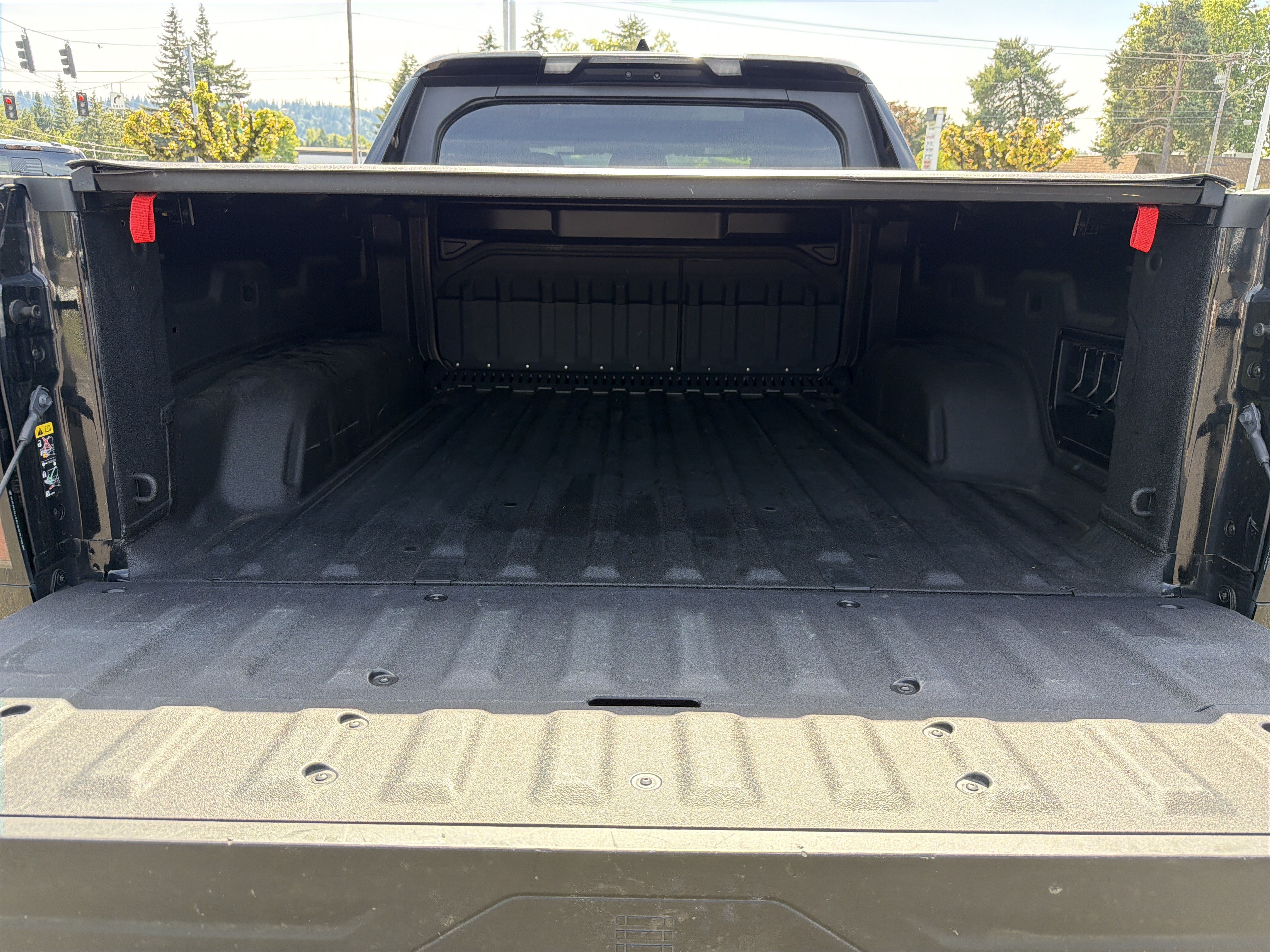 Used 2025 GMC Sierra EV Denali AWD/4WD image 5