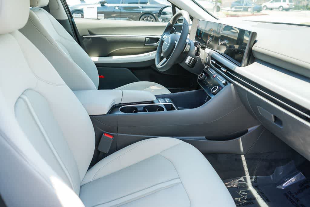 New 2026 Hyundai Sonata SEL FWD image 16