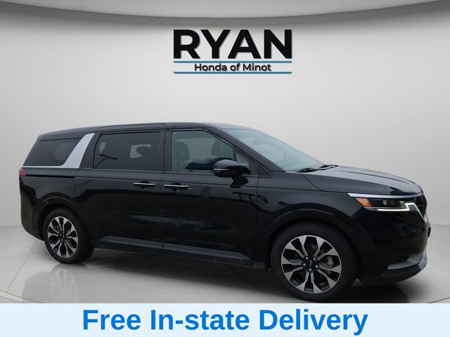 Used 2023 Kia Carnival EX FWD image 3