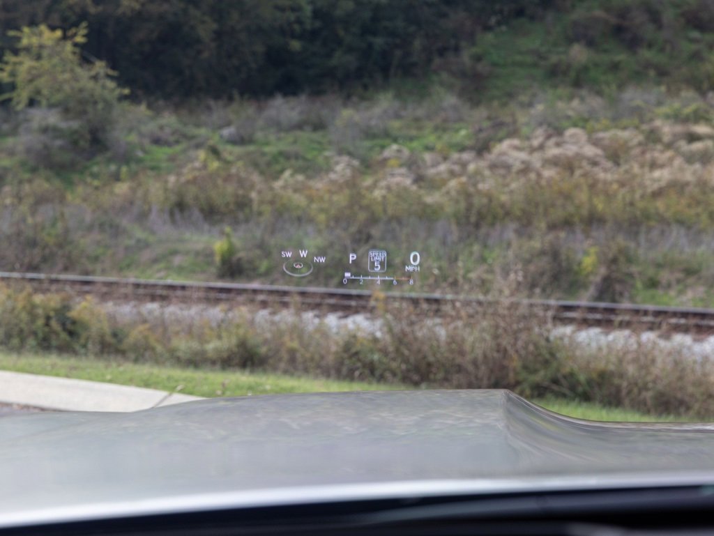 Used 2024 Lexus LX 600 4WD w/ Luxury Package image 24