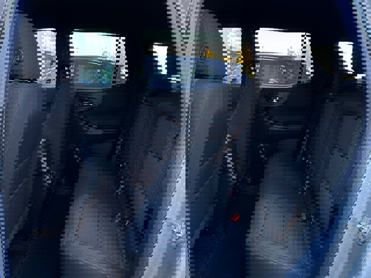 Used 2025 Chevrolet Equinox LT image 11